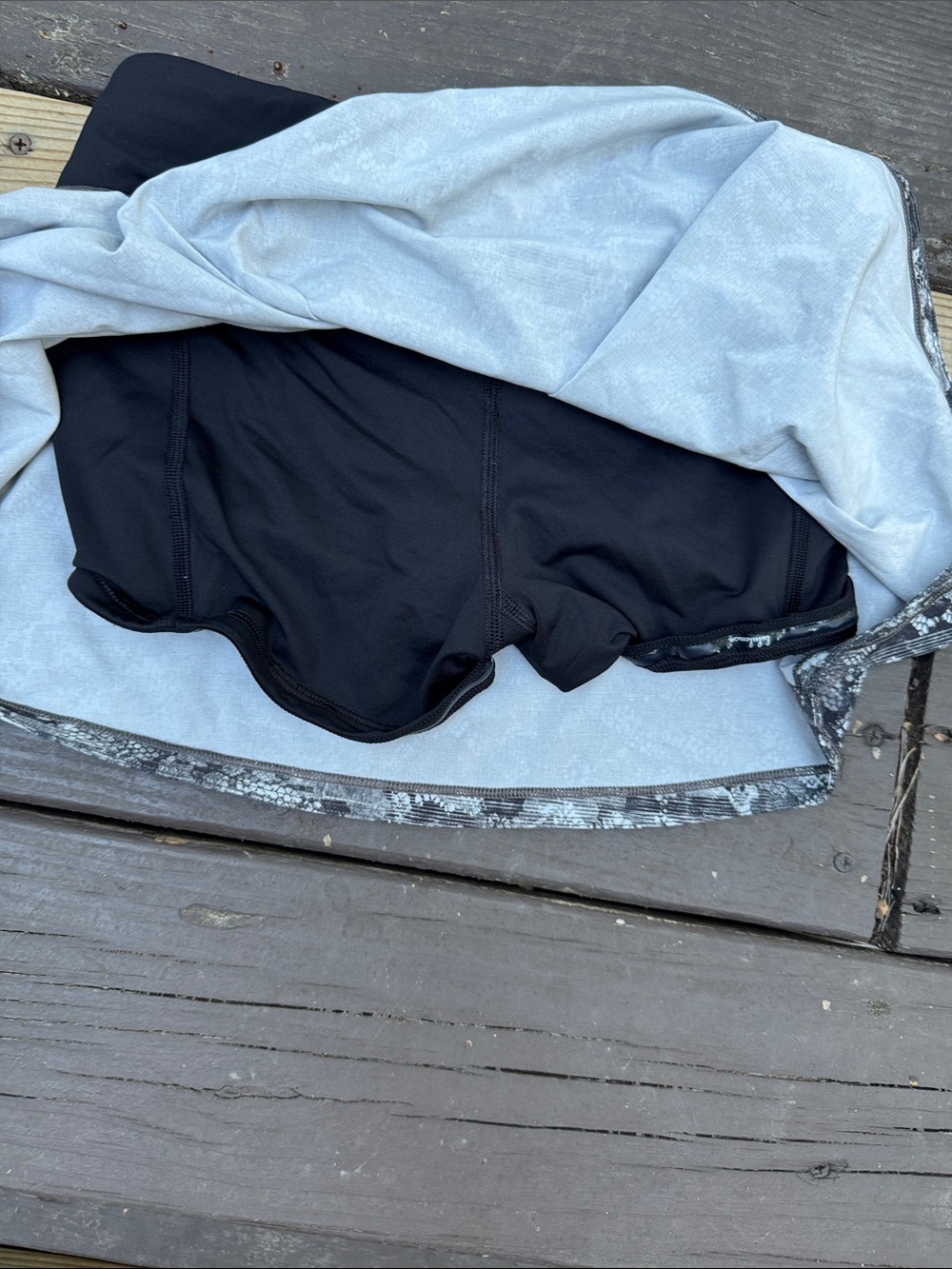 lululemon athletica Black & Gray Printed Active Mini Skirt size 2 - Picture 4 of 7